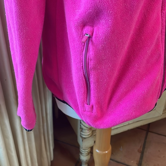 Calvin Klein - Picture 5 of 9